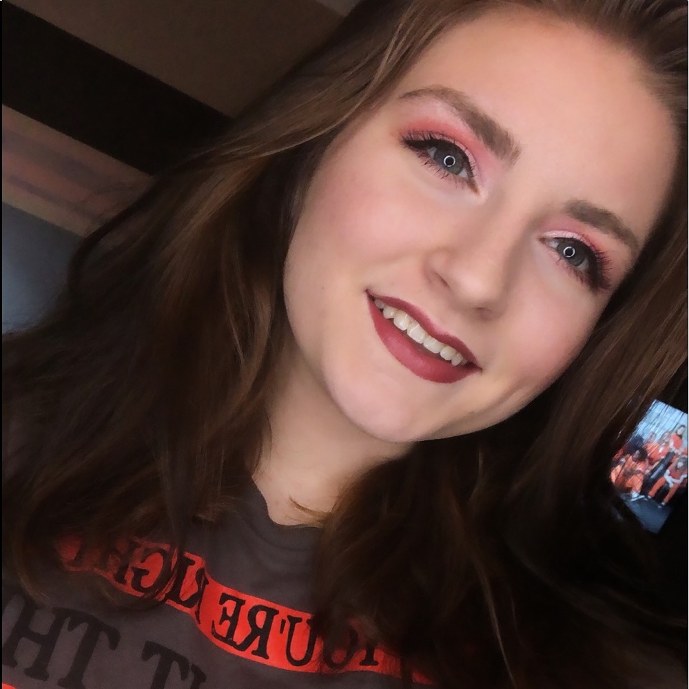 Meet your Posher, Abigail